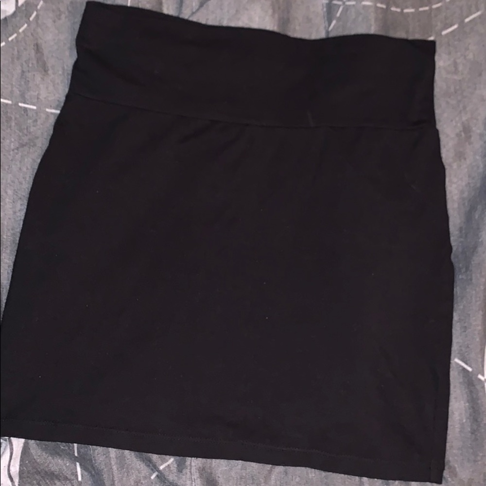Black mini pencil skirt